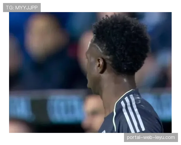 压哨绝杀!塞尔塔前锋接角球头球破门,主场沸腾 压哨绝杀!塞尔塔前锋接角球头球破门,主场沸腾